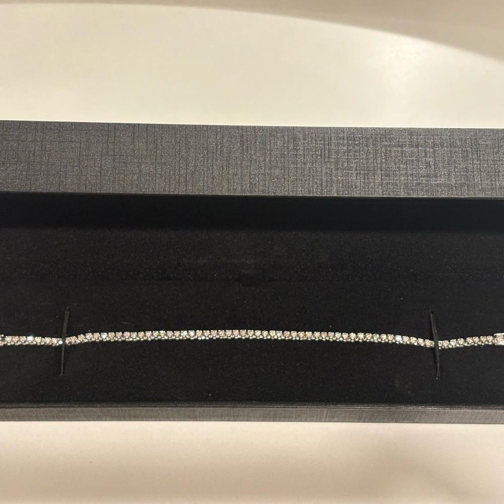 Elegant 10k Gold Diamond Tennis Bracelet